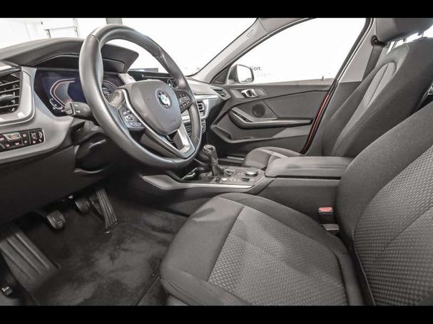 BMW 118i Advantage 100 kW image number 4