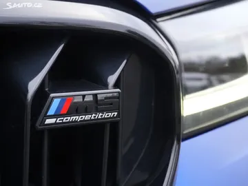 Car image 32