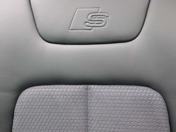 Car image 47