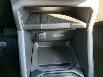 Car image 39