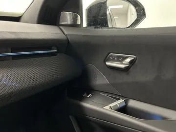 Car image 42