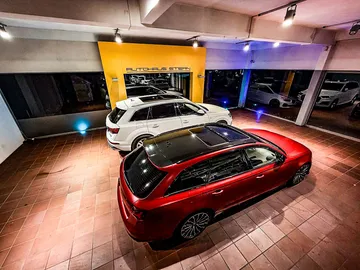 Car image 29