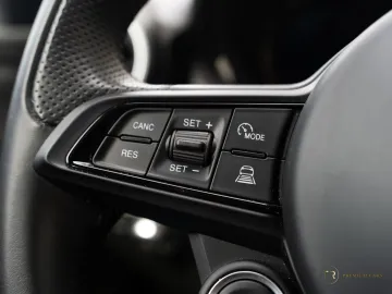 Car image 38