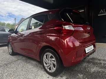 Car image 5