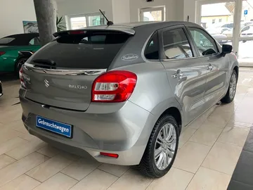 Car image 4