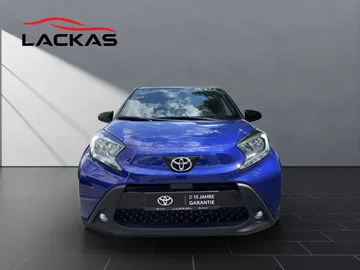 Car image 3