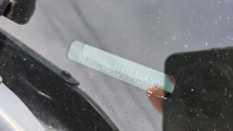 Car image 32