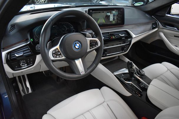 BMW 530 Touring xDrive 215 kW image number 27