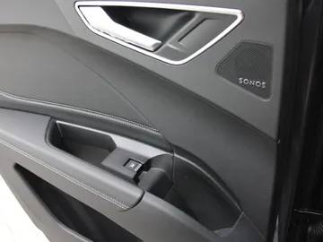Car image 34