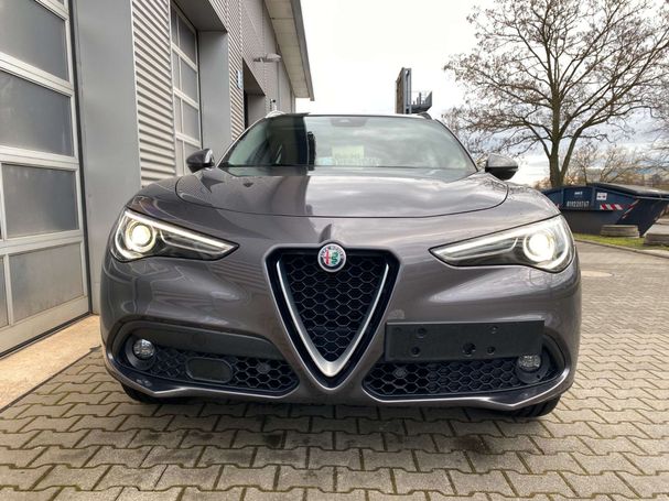 Alfa Romeo Stelvio 2.2 Q4 Lusso 154 kW image number 3