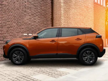 Car image 4