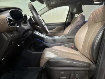 Car image 24