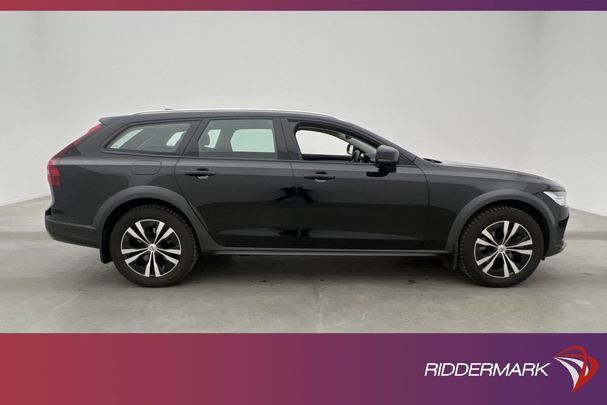 Volvo V90 Cross Country B4 AWD 146 kW image number 4