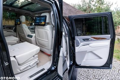 Car image 40
