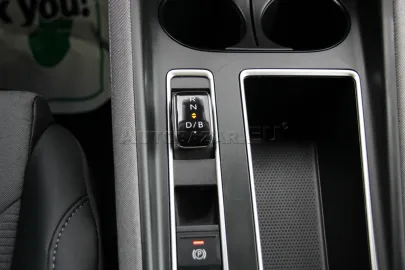 Car image 36