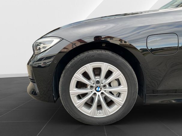 BMW 330e Touring M Sport 215 kW image number 14