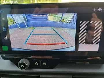 Car image 35