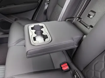 Car image 46