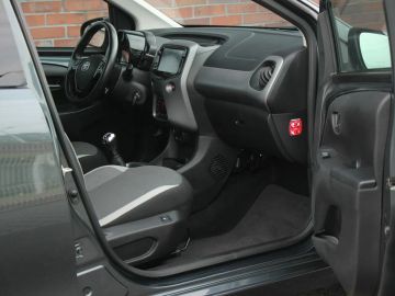 Car image 31