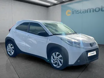 Car image 2
