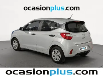 Car image 4