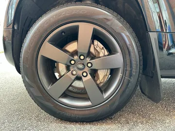 Car image 26
