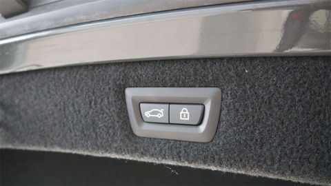 Car image 38