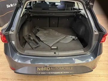 Car image 29