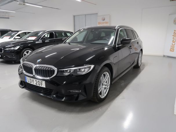 BMW 330 e Touring M Sport 216 kW image number 9