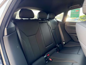 Car image 37