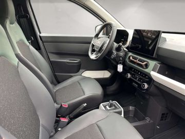 Car image 12