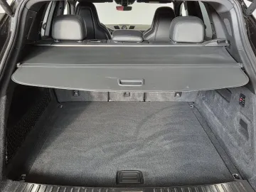 Car image 35