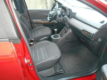 Car image 15