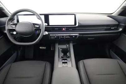 Car image 30