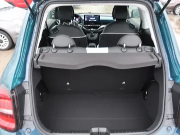 Car image 27