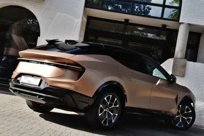 Car image 3