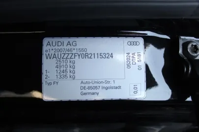 Car image 40