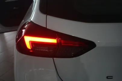 Car image 22