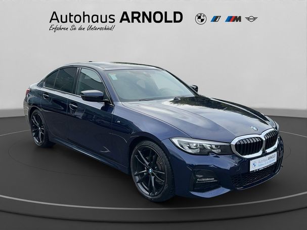 BMW 318i M Sport 115 kW image number 2