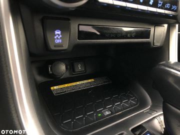 Car image 32