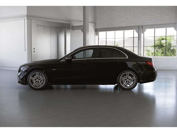 Mercedes-Benz C 300 e AMG 235 kW image number 2