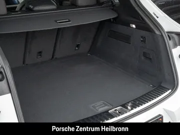 Car image 35