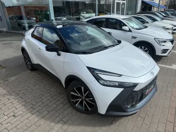 Car image 3