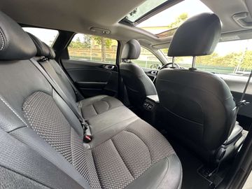 Car image 37