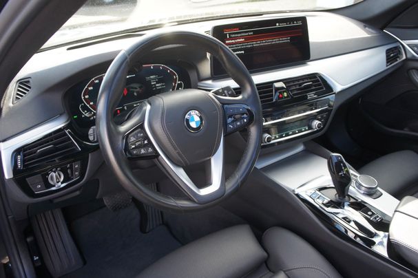 BMW 530 Touring 215 kW image number 10