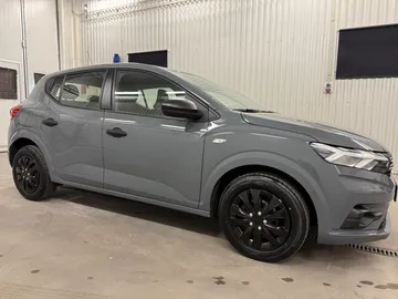 Car image 2