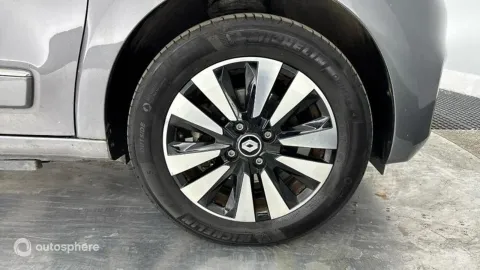 Car image 20