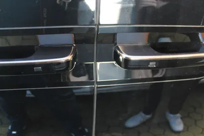 Car image 38