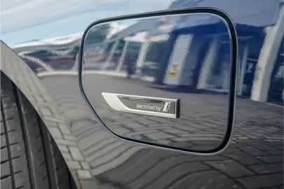Car image 48