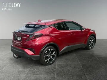 Car image 3